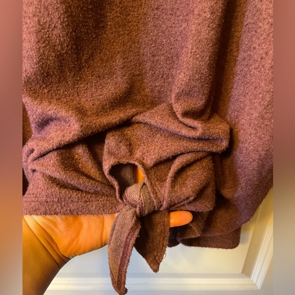 ‼️SOLD‼️ Nine Britton Plus Size Long Sleeved Top - Picture 3 of 4